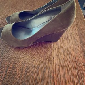 Franco Sarto camel colored wedge heel size 8